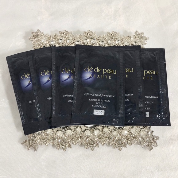 Clé De Peau BEAUTÉ refining fluid foundation - Picture 1 of 1